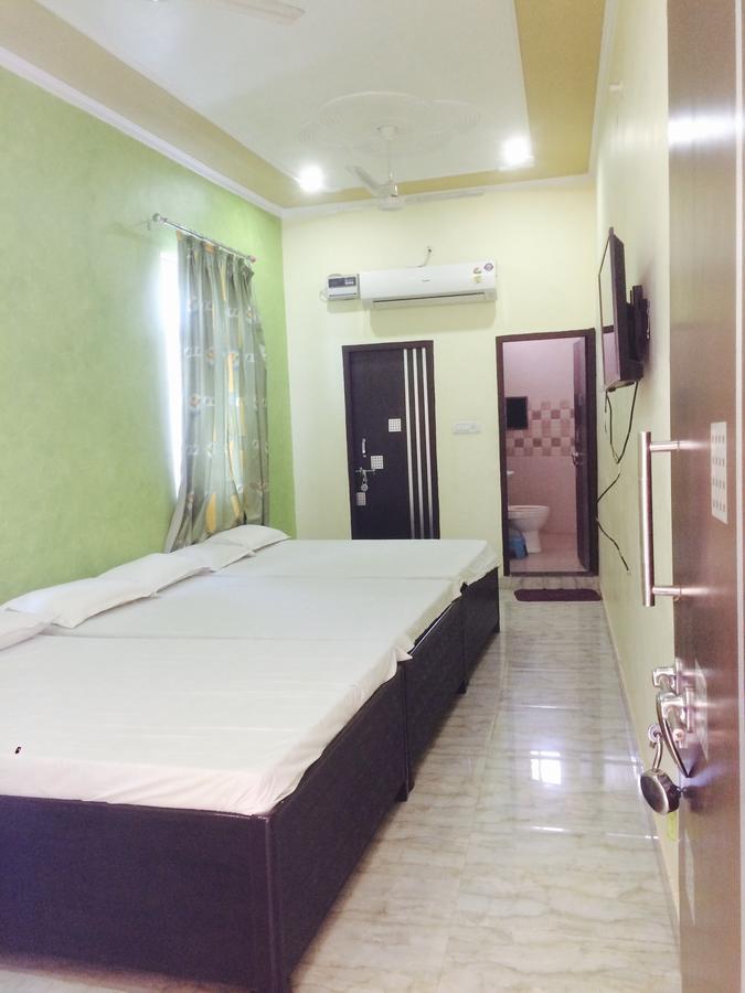 Hotel Vinayak Palace Mathura Exteriér fotografie