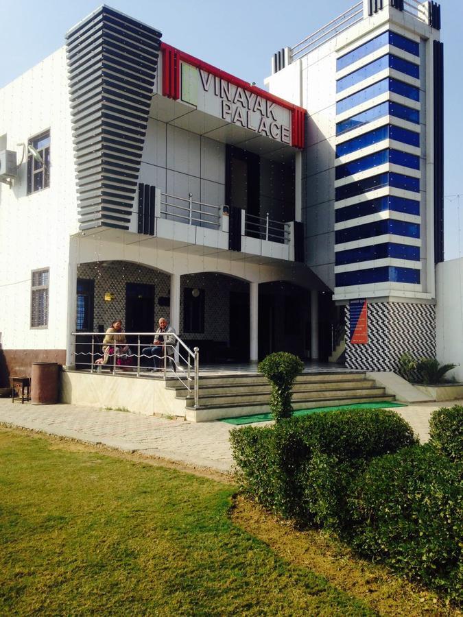 Hotel Vinayak Palace Mathura Exteriér fotografie