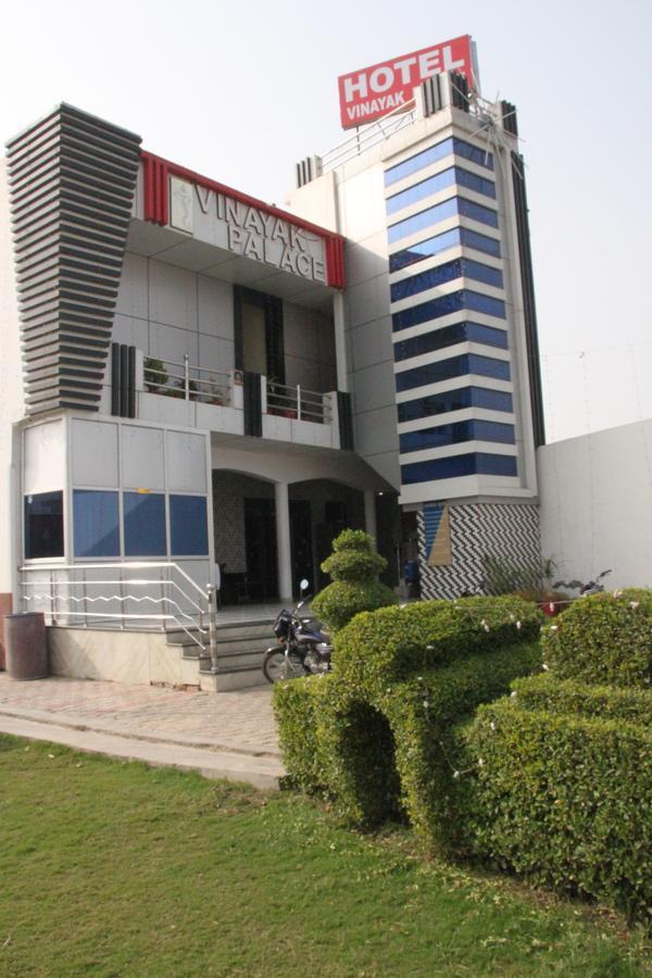 Hotel Vinayak Palace Mathura Exteriér fotografie