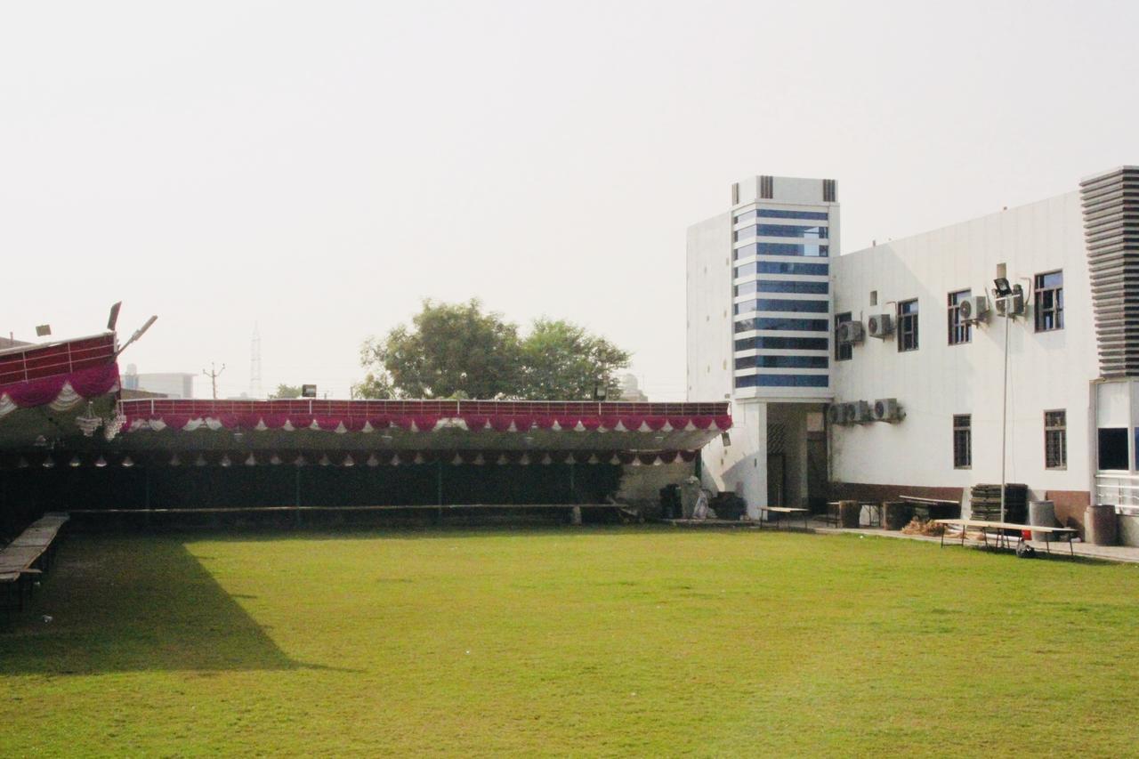 Hotel Vinayak Palace Mathura Exteriér fotografie