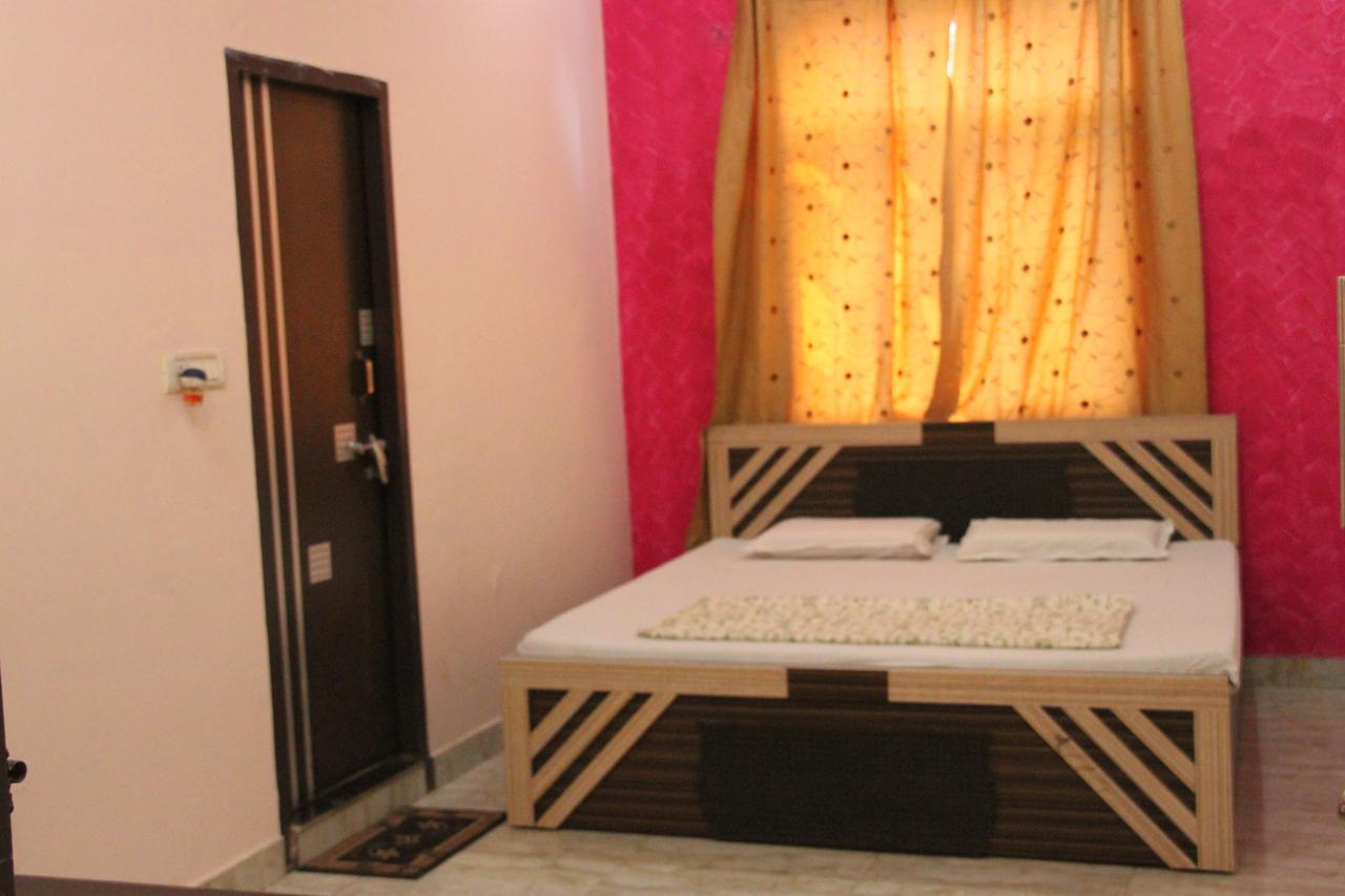 Hotel Vinayak Palace Mathura Exteriér fotografie