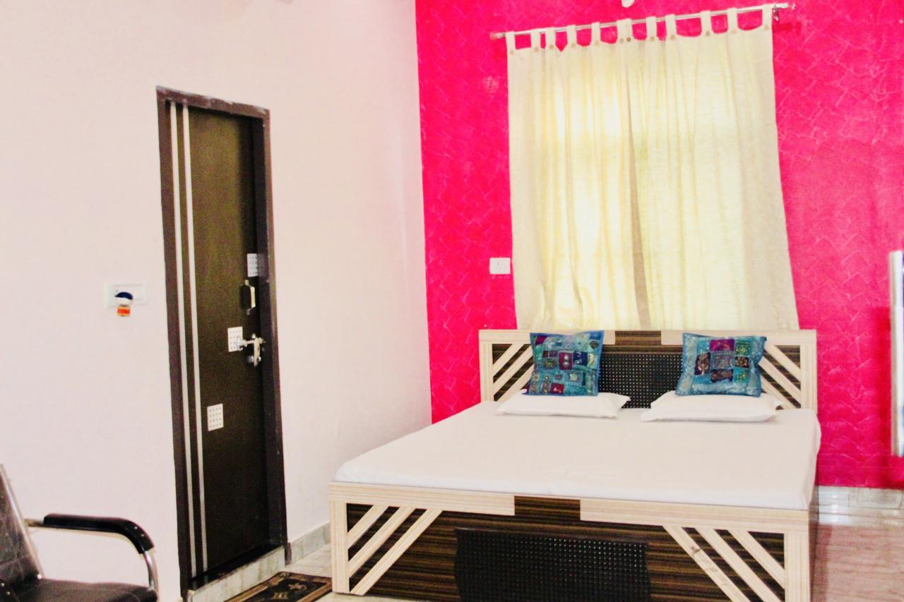 Hotel Vinayak Palace Mathura Exteriér fotografie